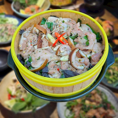 Ba chỉ dê hấp lá tía tô